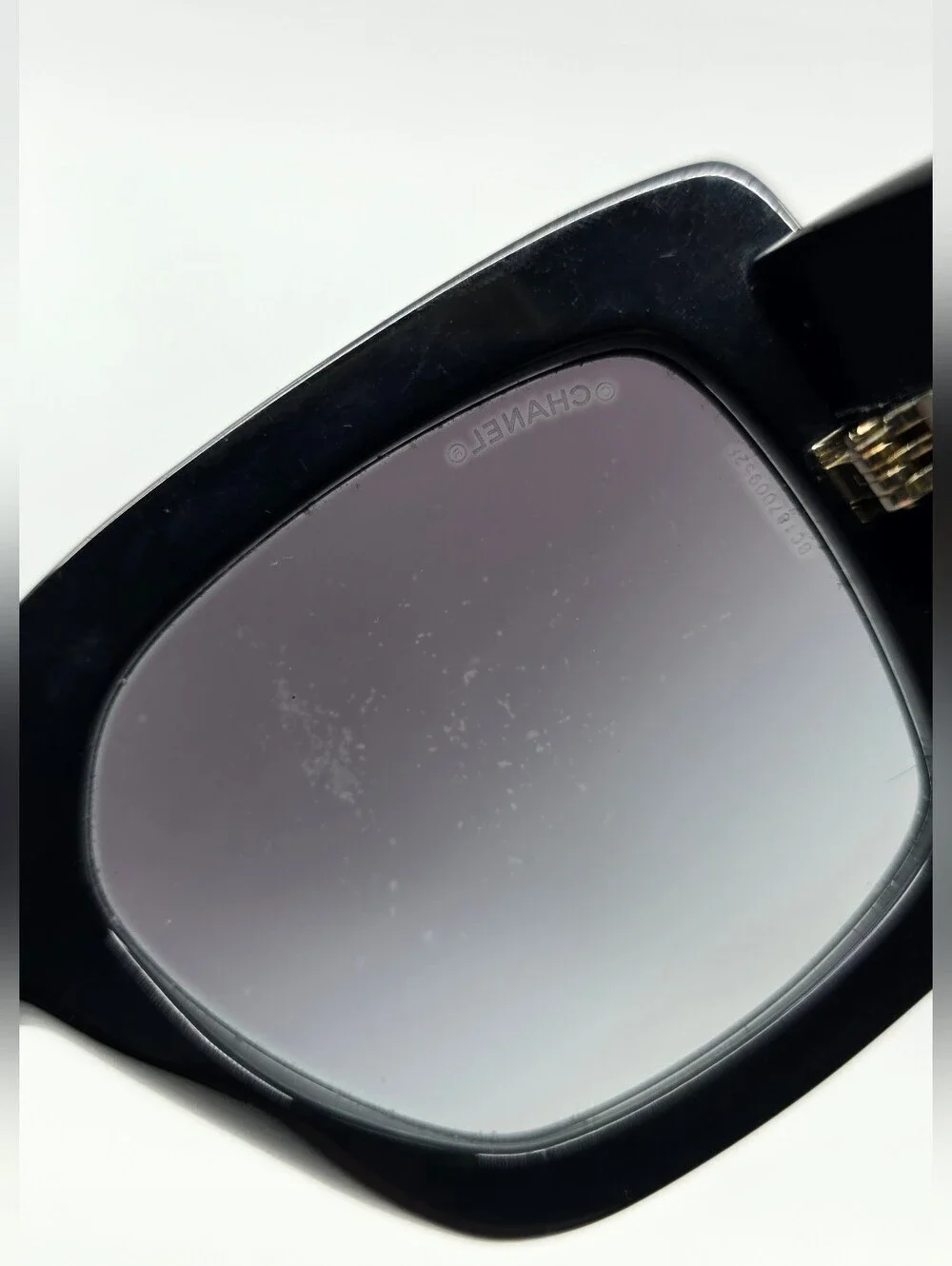 CHANEL good see